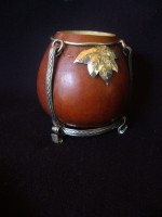 Mate de calabaza y alpaca con detalle de hoja